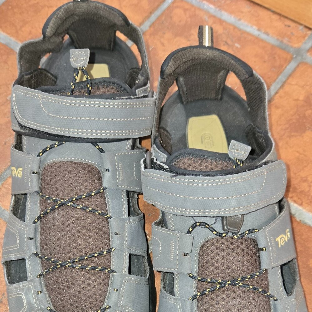 Men's Tevas Like New W/O Tags Sz14